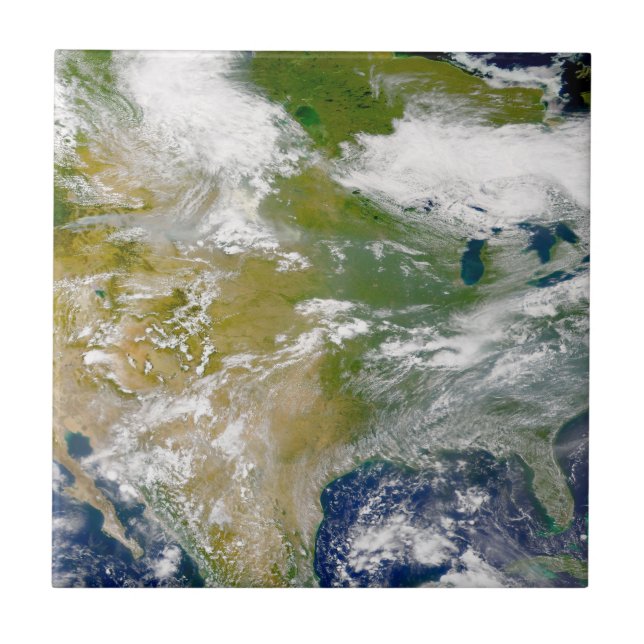 Nordamerika mit Rauch an Orten sichtbar. Fliese (Vorderseite)