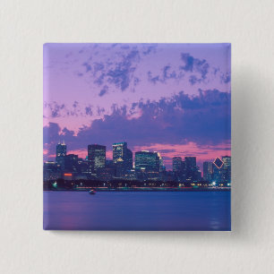 Nordamerika, USA, IL. Chicago Skyline bei Dämmerun Button