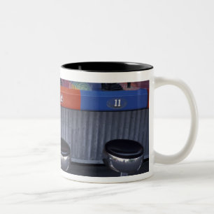 Nordamerika, USA, Missouri, St. Louis, Sechs Zweifarbige Tasse