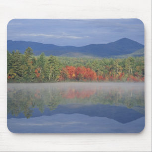 Nordamerika, USA, NH, Herbstreflexionen in Mousepad