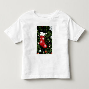 Nordamerika. Weihnachtsdekorationen auf Baum. 3 Kleinkind T-shirt