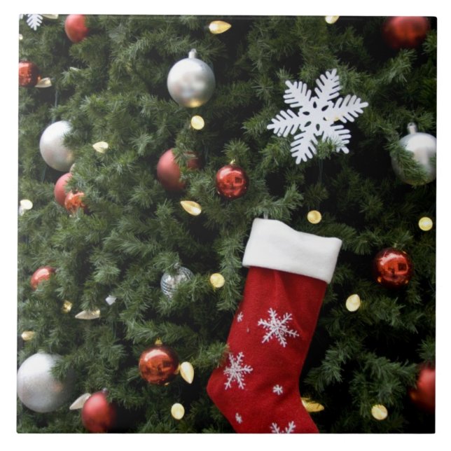 Nordamerika. Weihnachtsdekorationen auf Baum. 5 Fliese (Vorderseite)