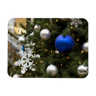 Nordamerika. Weihnachtsdekorationen auf Baum Magnet
