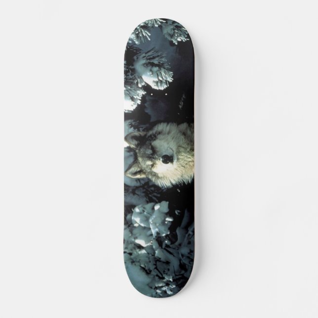 Nordamerikanischer Holzwolf im Schnee Skateboard (Vorderseite)