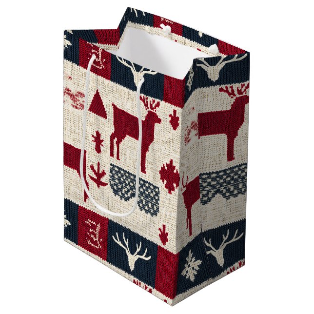 Nordic Christmas Patchwork | Rentiere (2) Mittlere Geschenktüte (Vorderseite Schrägansicht)