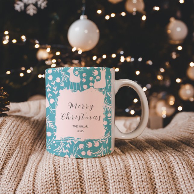 Nordic Reindeer Floral | Blush on Teal Christmas  Zweifarbige Tasse (Von Creator hochgeladen)