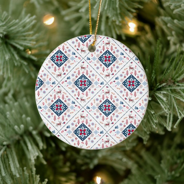Nordische Weihnachtsmuster, Schneeflocken und Rent Keramik Ornament (Baum)