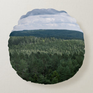 Nordischer Wald mit Wolken Natur Landschaftsfoto Rundes Kissen