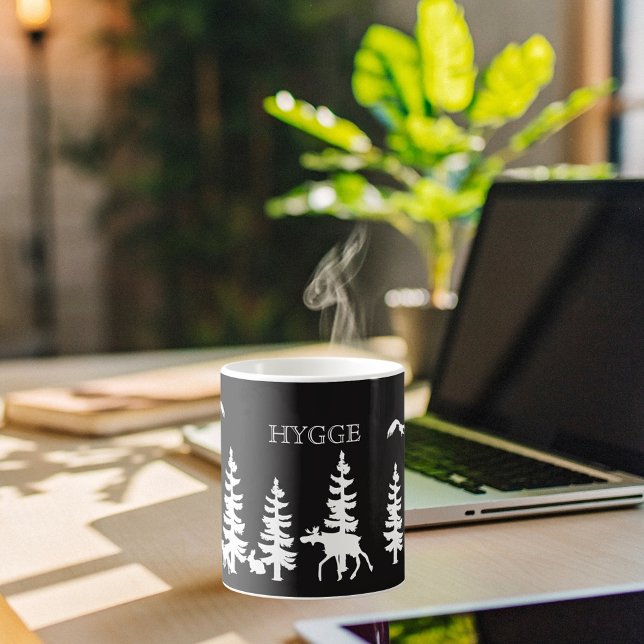 Nordisches Hygge mit waldreichen Silhouetten Schwa Tasse (Von Creator hochgeladen)
