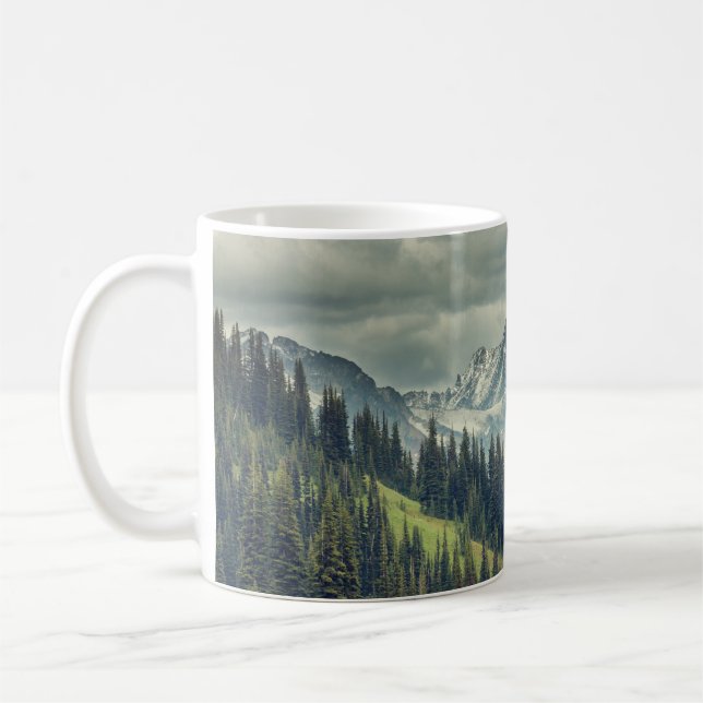Nordkaskade: Majestic Mountain Peak. Kaffeetasse (Links)