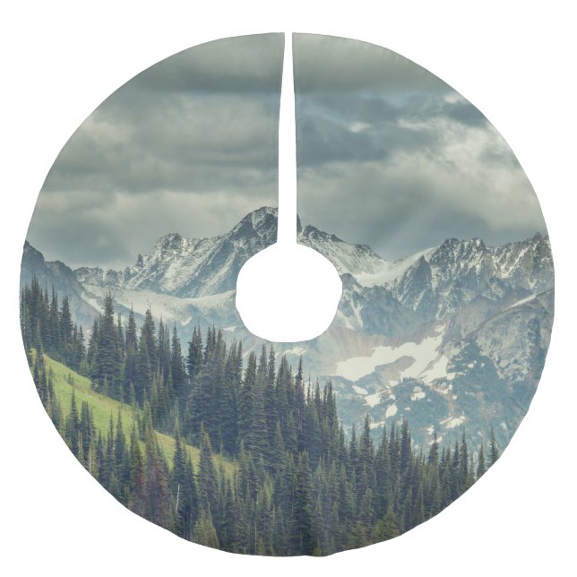 Nordkaskade: Majestic Mountain Peak. Polyester Weihnachtsbaumdecke (Vorderseite)