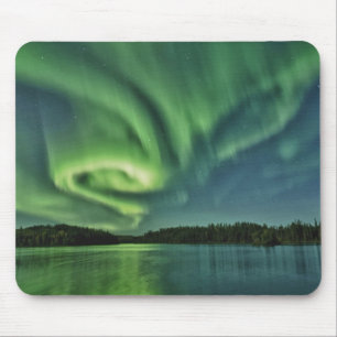 Nordlichter auf dem See Mousepad