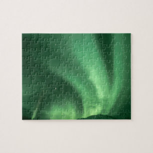 Nordlichter, Aurora borealis, über den Vorhügeln Puzzle