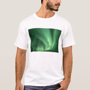 Nordlichter, Aurora borealis, über Vorgebirge T-Shirt