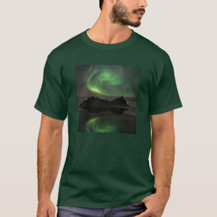 Nordlichter   Vestrahorn Beach Hofn, Island T-Shirt
