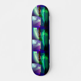 Nordlichter von Alaska Collage Skateboard