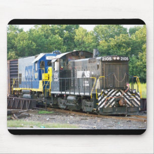 Norfolk südlicher Schalter 1001 2105 u. CSX 1537 Mousepad