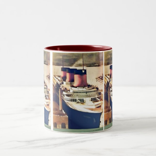 Normandie an NYC Zweifarbige Tasse (Mittel)