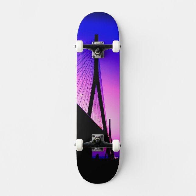 Normandy Bridge, Le Havre, Frankreich Skateboard (Vorderseite)