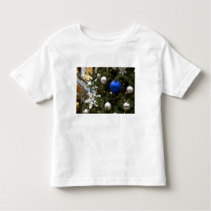 North America. Weihnachtsdekorationen auf Baum. Kleinkind T-shirt