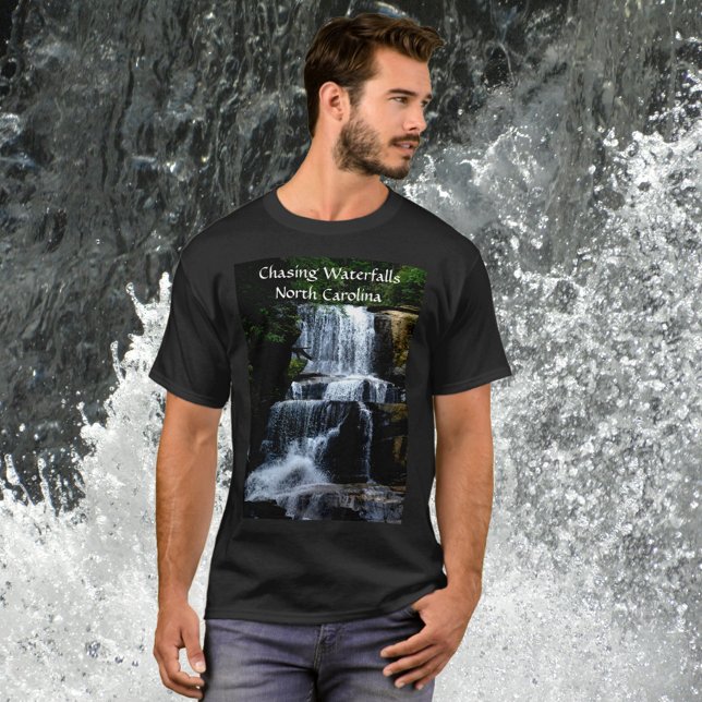 North Carolina Gebirge Gejagte Wasserfälle T-Shirt (Von Creator hochgeladen)