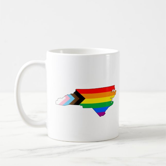 North Carolina Staatsstolz LGBTQ Progress Prix Kaffeetasse (Links)