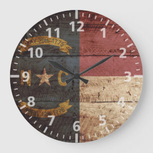 North Carolina State Flag on Old Wood Grain Große Wanduhr