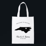 North Carolina Wedding Welcome Bag Wiederverwendbare Einkaufstasche<br><div class="desc">Füllen Sie diese personalisierte North Carolina-Tasche mit all Ihren Lieblings-Leckereien,  die Ihre Gäste beim Karo erhalten!</div>