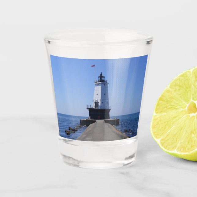 North Pierhead Lighthouse, Ludington, MI Schnapsglas (Vorderseite)