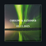 Northern Lights Aurora Borealis Night Sky Wedding Magnet<br><div class="desc">Nordlichter,  Magnet für Hochzeiten von Aurora Borealis. Nachthimmel,  Sterne,  Bergmagnet. Personalisieren Sie Ihre Namen und das Datum der Hochzeit.</div>