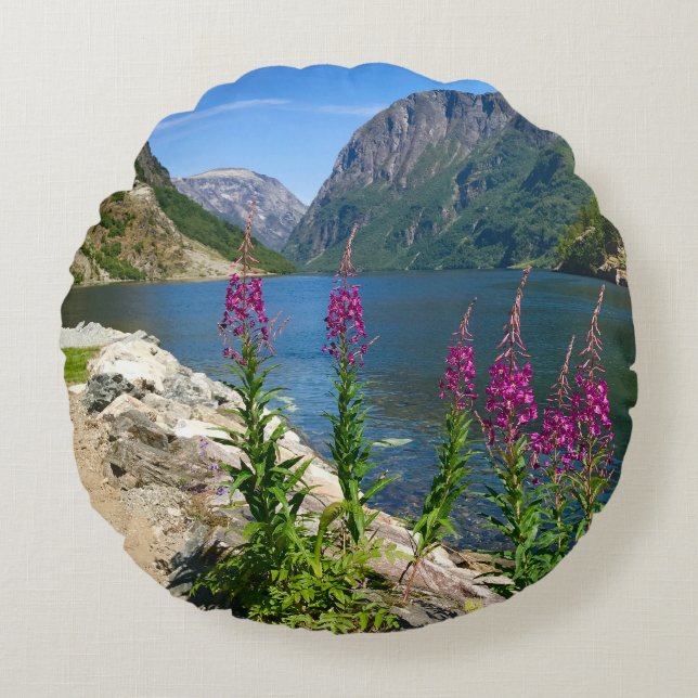 Norwegen Gudvangen Village Scene Round Pillow Rundes Kissen (Vorderseite)