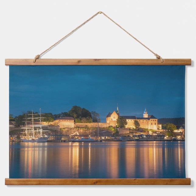 Norwegen Oslo Akershus Festung Wandteppich Mit Holzrahmen (Vorne)