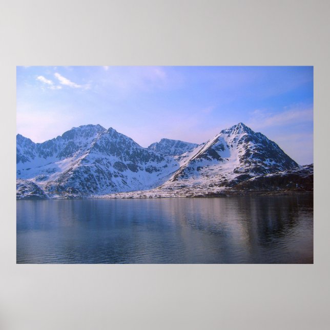 Norwegen, Schnee auf den Bergen Poster (Vorne)