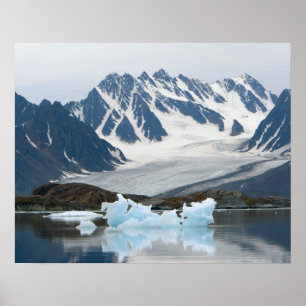 Norwegen, zurückweichender Gletscher und Eisberg Poster