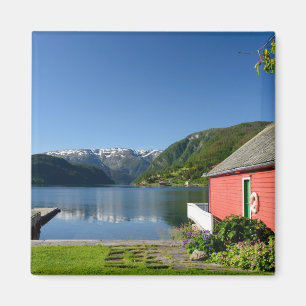 Norwegische Fjordansicht und Boathousemagnet Magnet