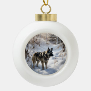 Norwegischer Elkhound lassen es Weihnachten schnei Keramik Kugel-Ornament