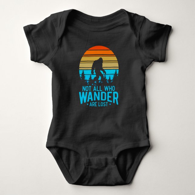 Not All Who Wander are Lost | Bigfoot Retro Design Baby Strampler (Vorderseite)