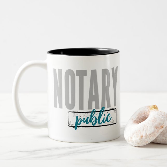 Notary Public Big Schriftart verblasst Schwarz mit Zweifarbige Tasse (Mit Donut)