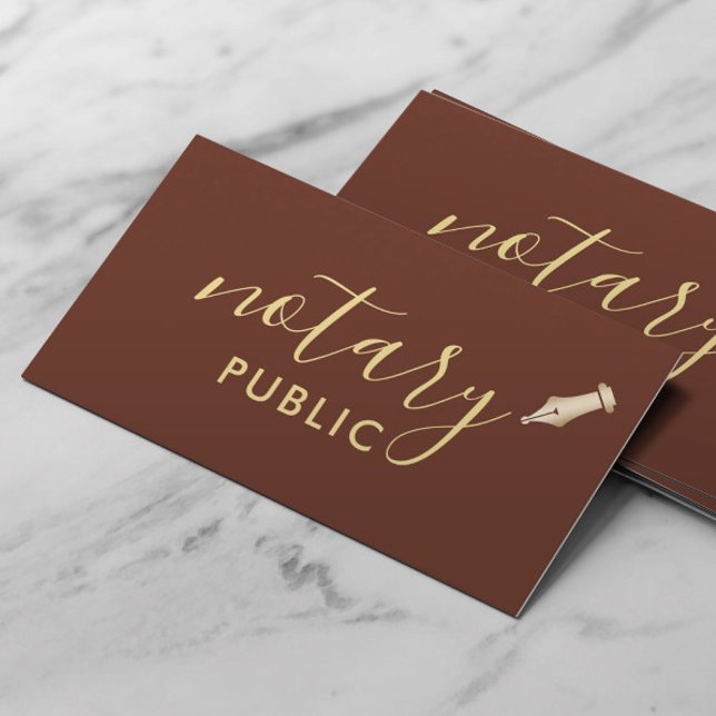Notary Public Elegant Script Brick Red & Gold Visitenkarte (Von Creator hochgeladen)