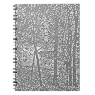 Notebook mit Pointillistischen Bäumen Notizblock