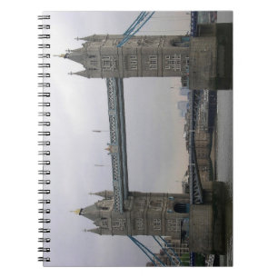 Notebook mit Tower Bridge über der Themse Notizblock