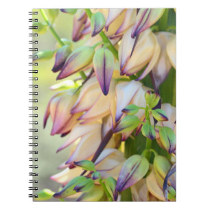 Notebook mit Yucca-Blume Notizblock