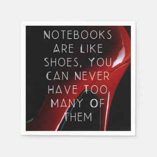 Notebooks mit roten Heelsen sind wie Schuhpapiere Serviette