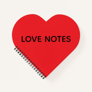 Notizbuch mit roter Liebe.