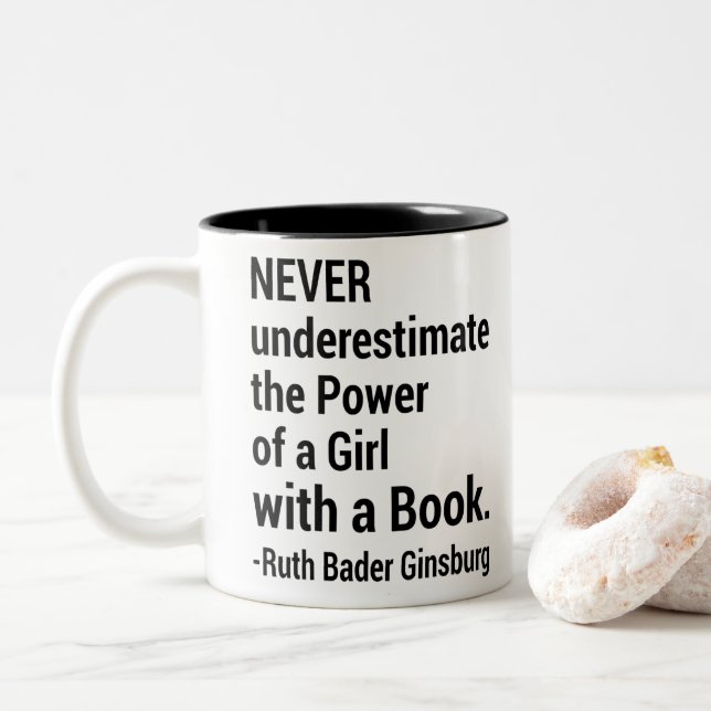 Notorisches RBG-Geschenk, Ruth Bader Ginsburg Zita Zweifarbige Tasse (Mit Donut)