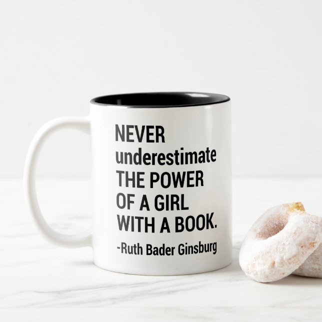 Notorisches RBG-Geschenk, Ruth Bader Ginsburg Zita Zweifarbige Tasse (Mit Donut)