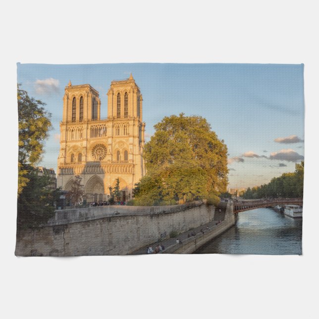 Notre Dame de Paris at Golden Hour - Paris, Frankr Geschirrtuch (Horizontal)