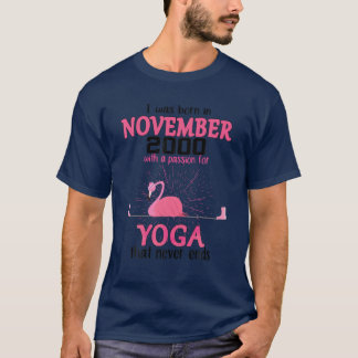 NOVEMBER 2000 mit einer Leidenschaft für Yoga, die T-Shirt