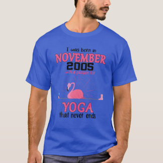 NOVEMBER 2005 mit einer Leidenschaft für Yoga, die T-Shirt