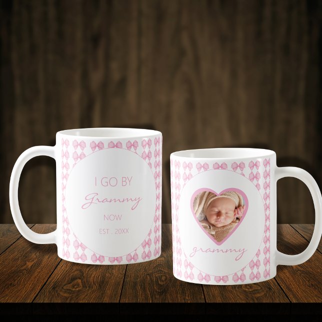 Now Grandma 'I GO BY GRAMMY' custom photo Funny Kaffeetasse (Von Creator hochgeladen)